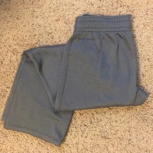 Ladies Sz M UA Storm pants GUC